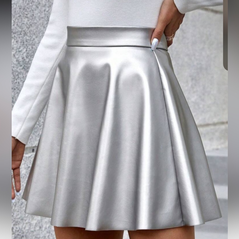SHEIN Silver Metallic Faux Leather Skater Mini Skirt Party Glamour High Waist M